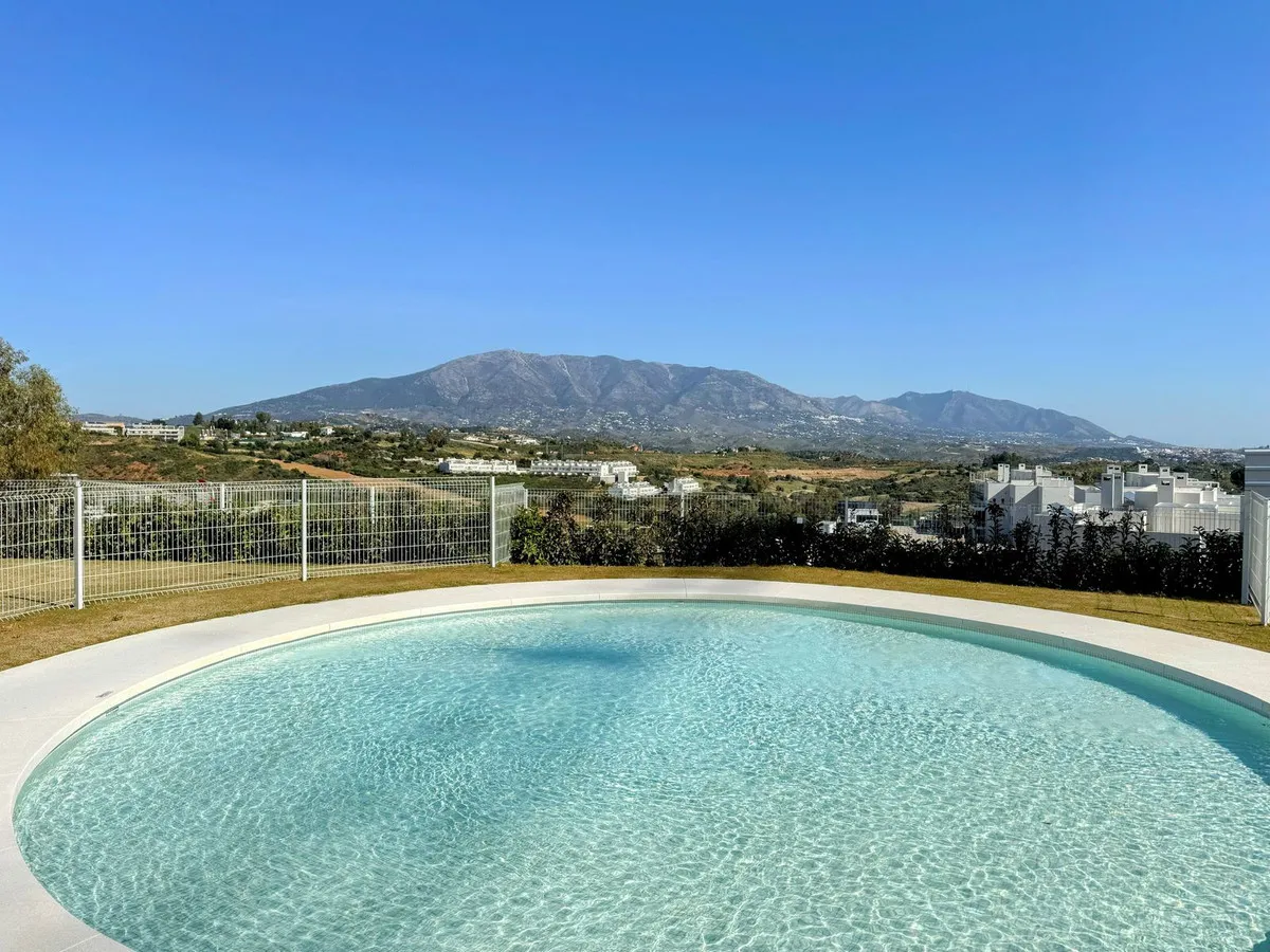 f1a4fe38-1b79-42e6-9028-2ac365c6d78d