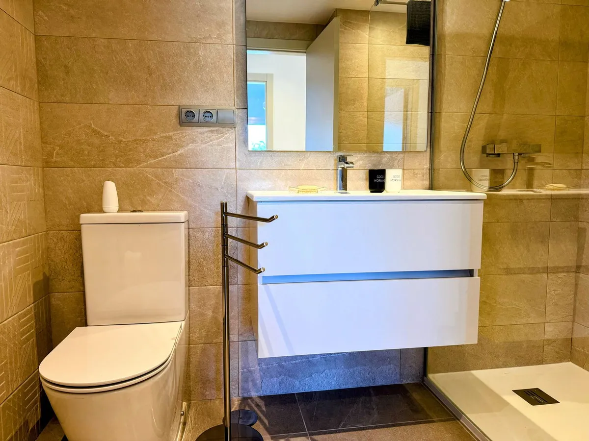 fc00112b-9248-42f7-8ed5-aa638fec5bdd