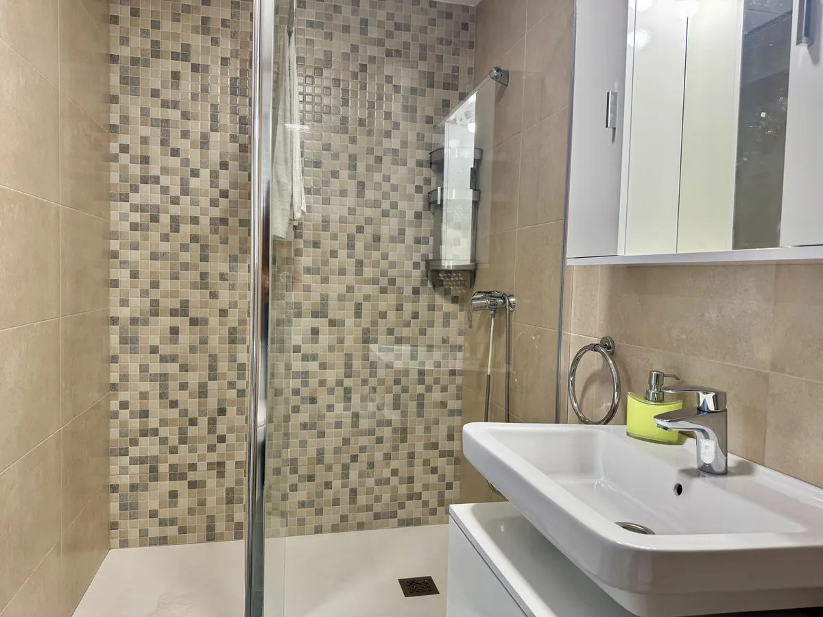 38276522-12bb-41c1-933f-7494815b16f3