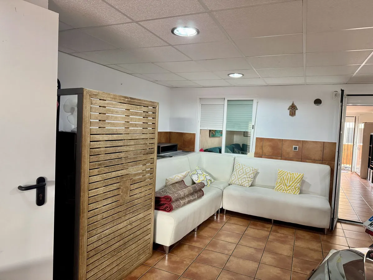 564b82e8-0033-4e53-a5e1-b74c6ec9dd40