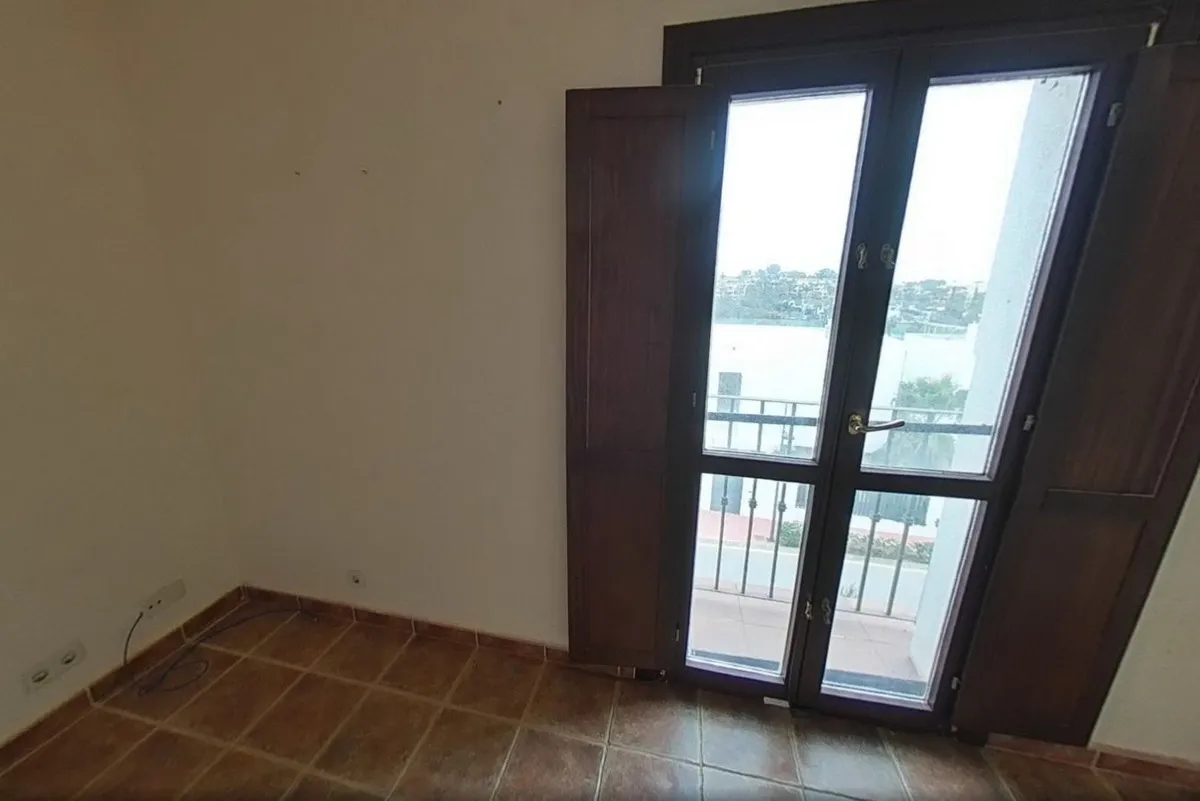 b1dee334-b9aa-45a6-9fba-a940c4c63a76