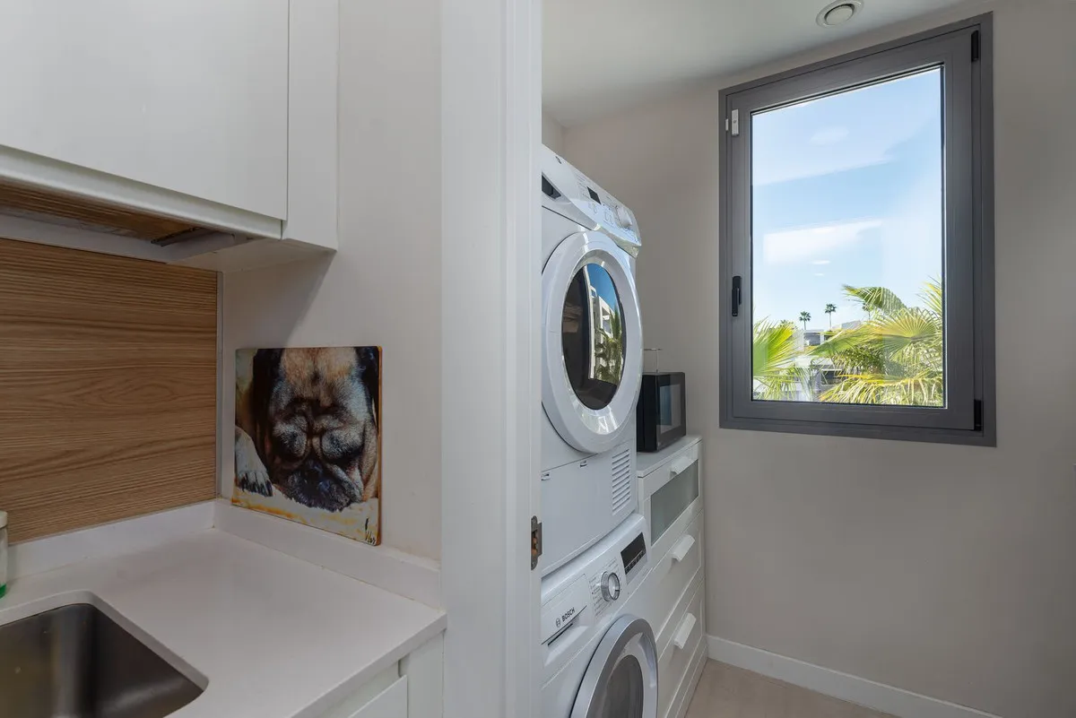 51fab134-2222-41b0-a7c6-cc8dc6e6c555