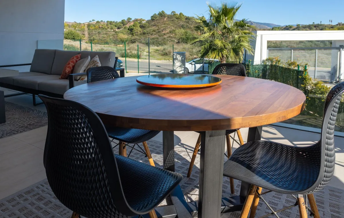 ba0934ac-7d9d-41f9-83c6-333bf042fb9e