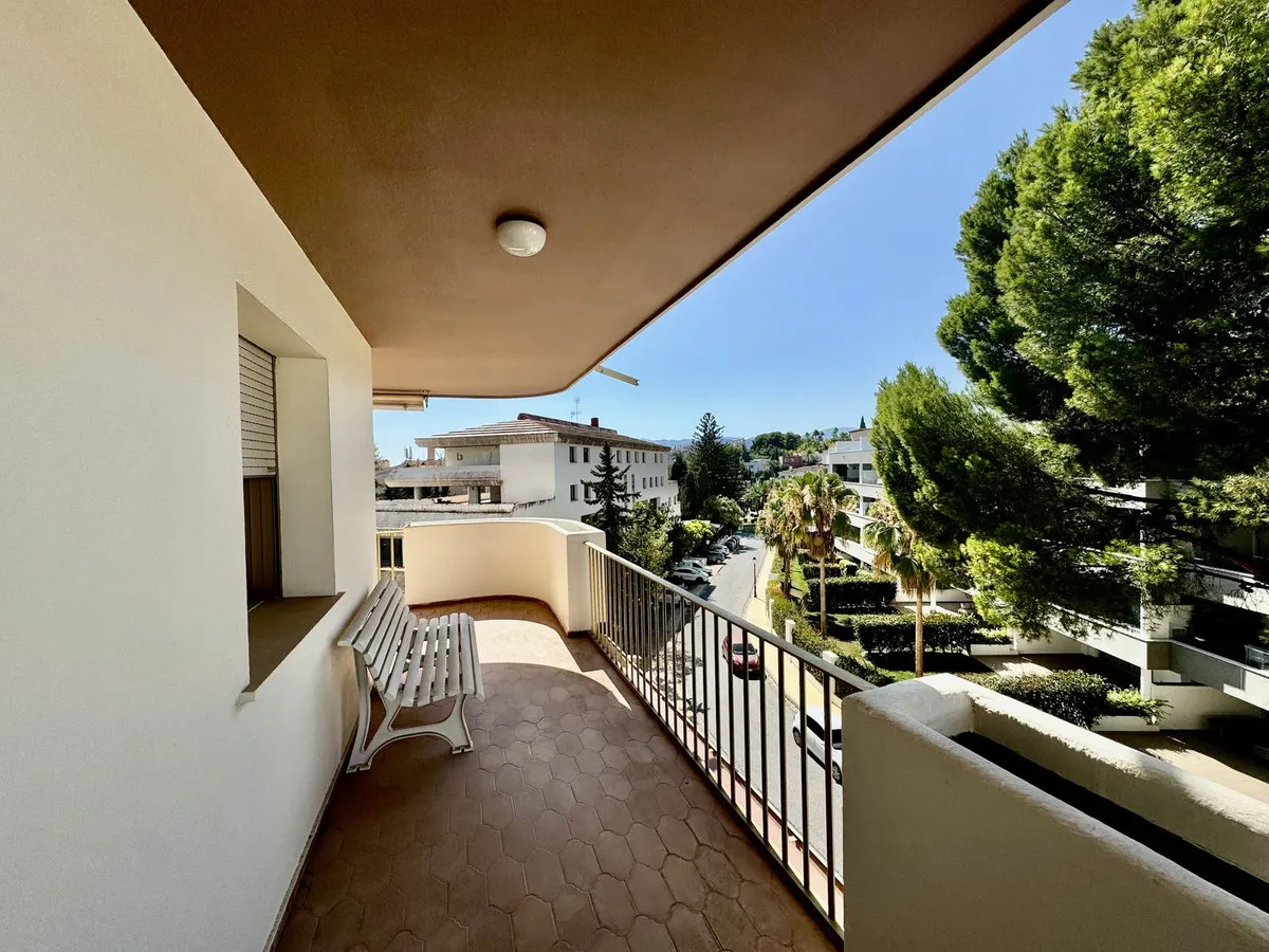 9b572711-9b1a-40d7-9524-b6dfac2e5bd9