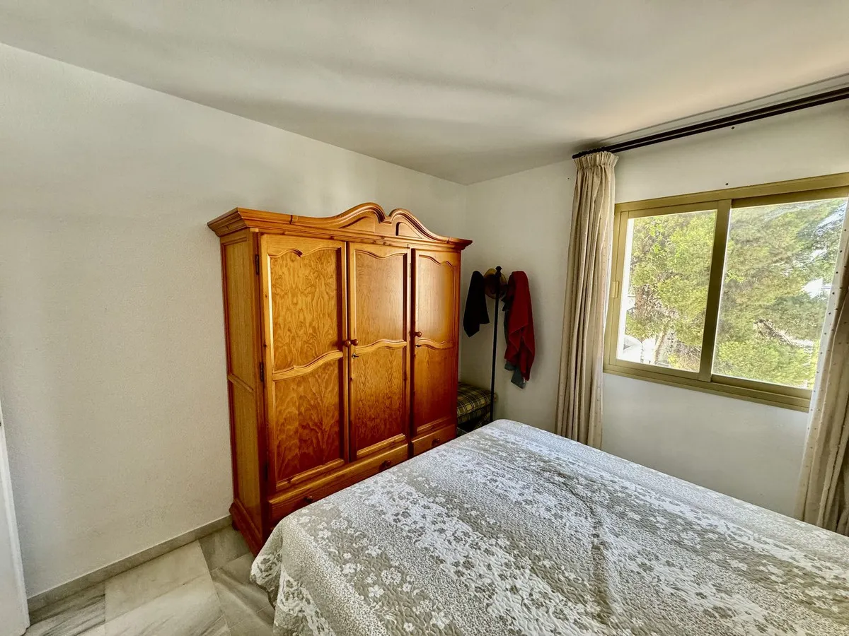 c049591d-44a3-4408-aeab-c351eceb0a43