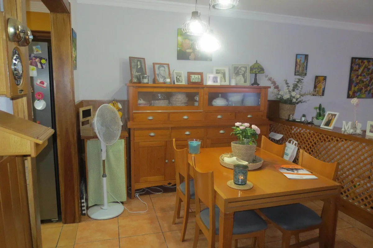 f1d5cfe2-b2a5-4b09-b3bd-5b3dda0628d0