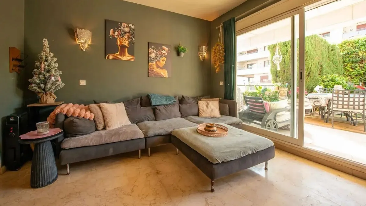 f951de3a-f813-47df-8cc3-9cb6b02eaae3