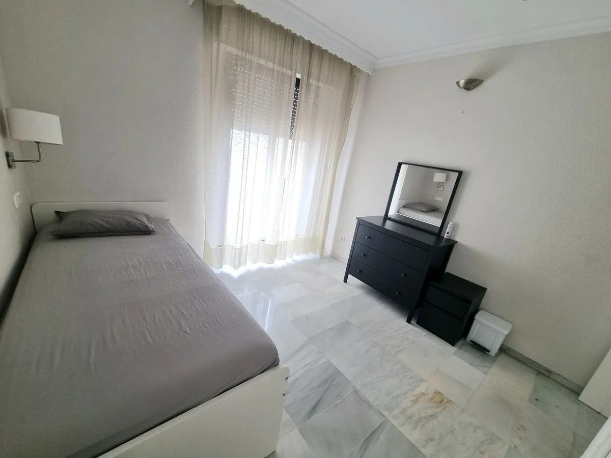 abaf4999-85f8-4e0d-9f41-9d3c1a89550f