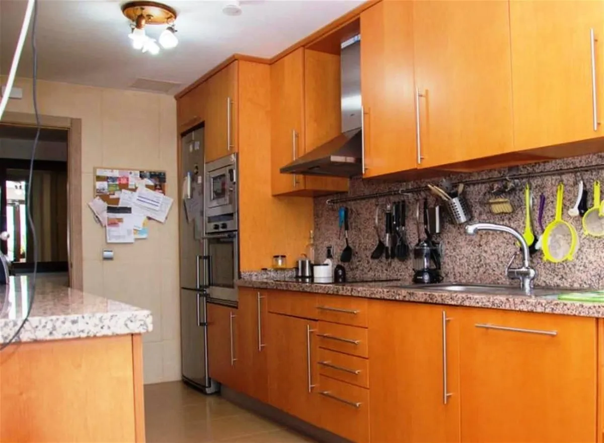 a563eaf9-6b99-4cf8-a6af-5a477aab24e6