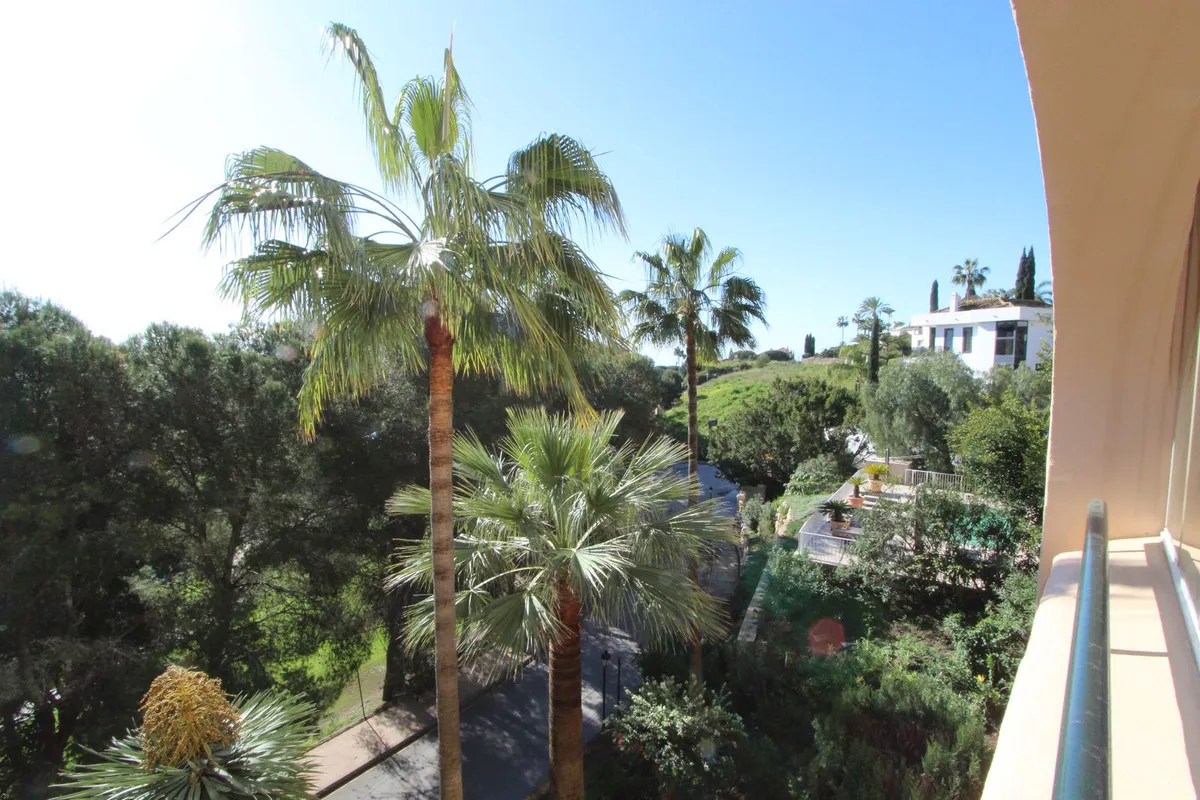 73f10748-bea4-461f-b211-101d5a7f4521