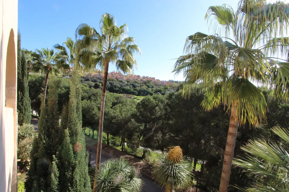 afa558d6-91d4-49fa-8e2b-e4498bb27c34