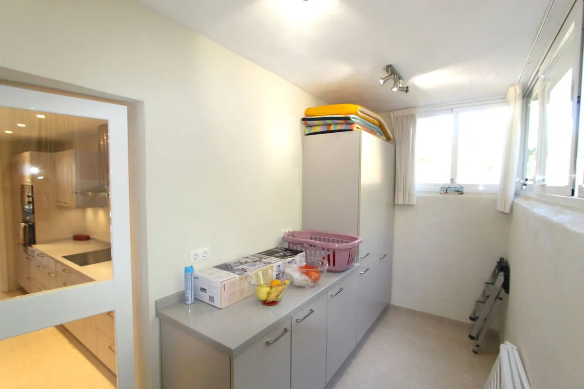 b1951211-1e34-4794-a560-d0a0abe1a330