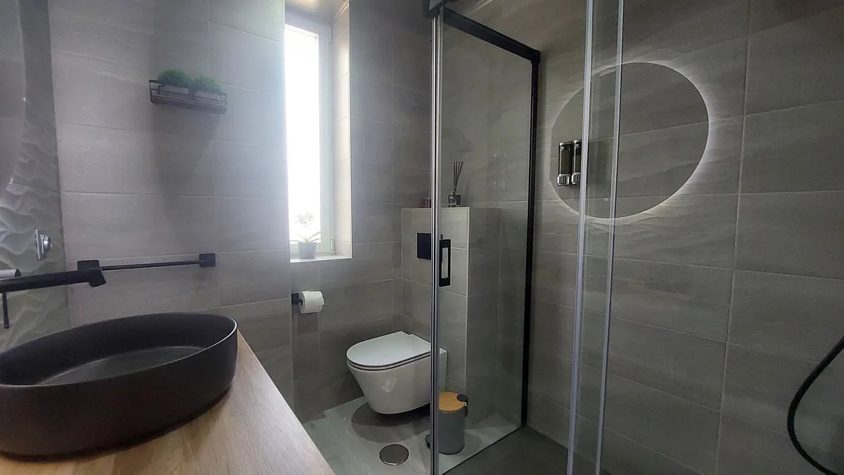 211b4d1a-6159-447c-8bb9-e8d73a809370