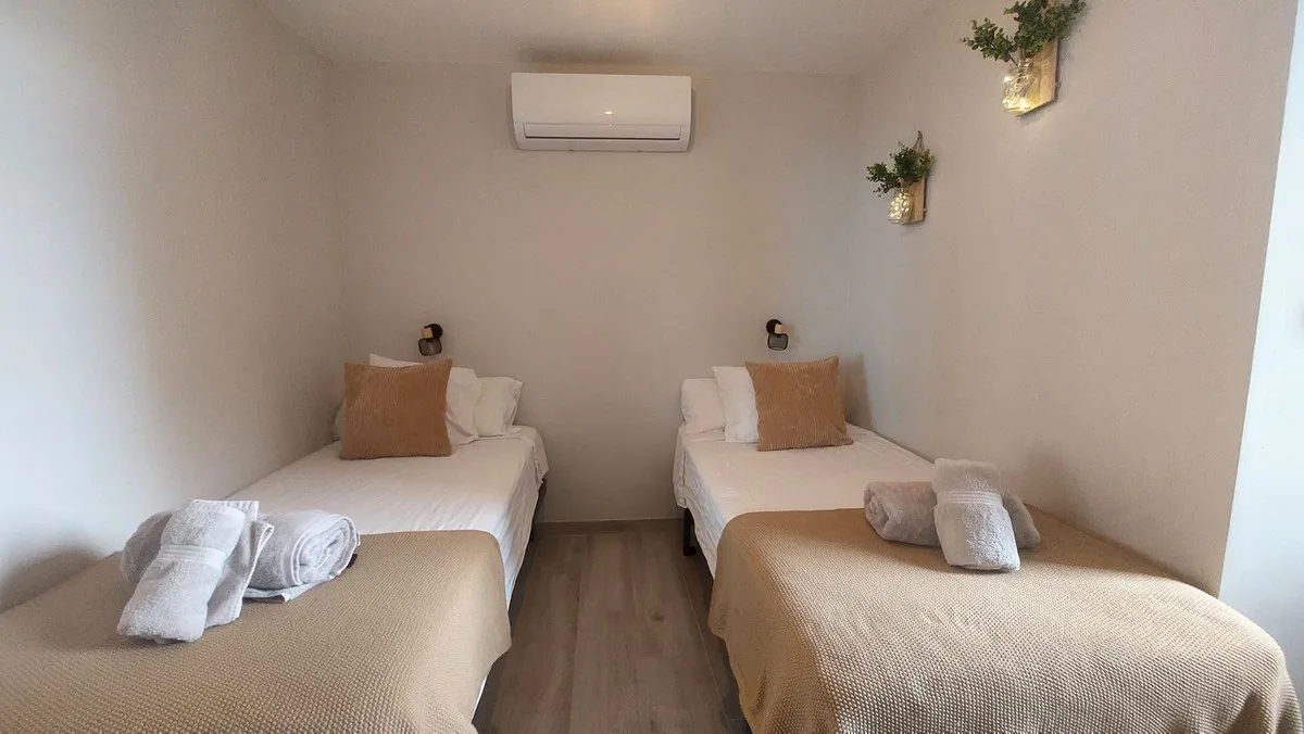 28bbf529-eefd-4702-9152-8cf241ea9687