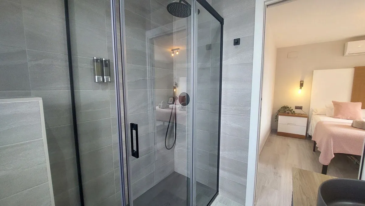 4bf8b10e-7cb6-42ab-8909-45e75cffcb33