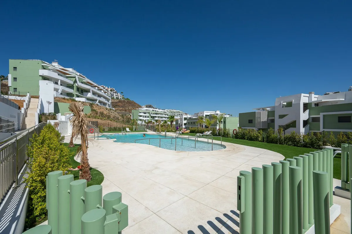 1293441f-a101-4c33-940e-90fe068c08ec