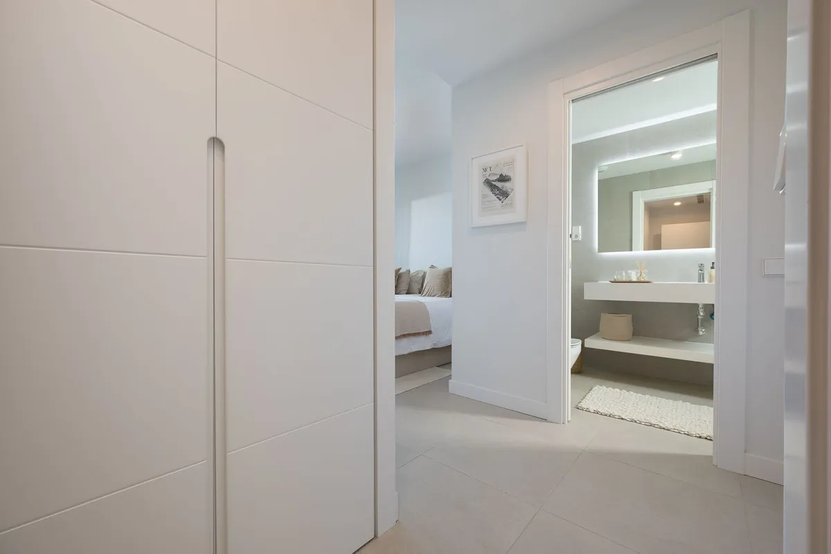 1d268a9a-caf2-43ce-9338-6d01a0d81301