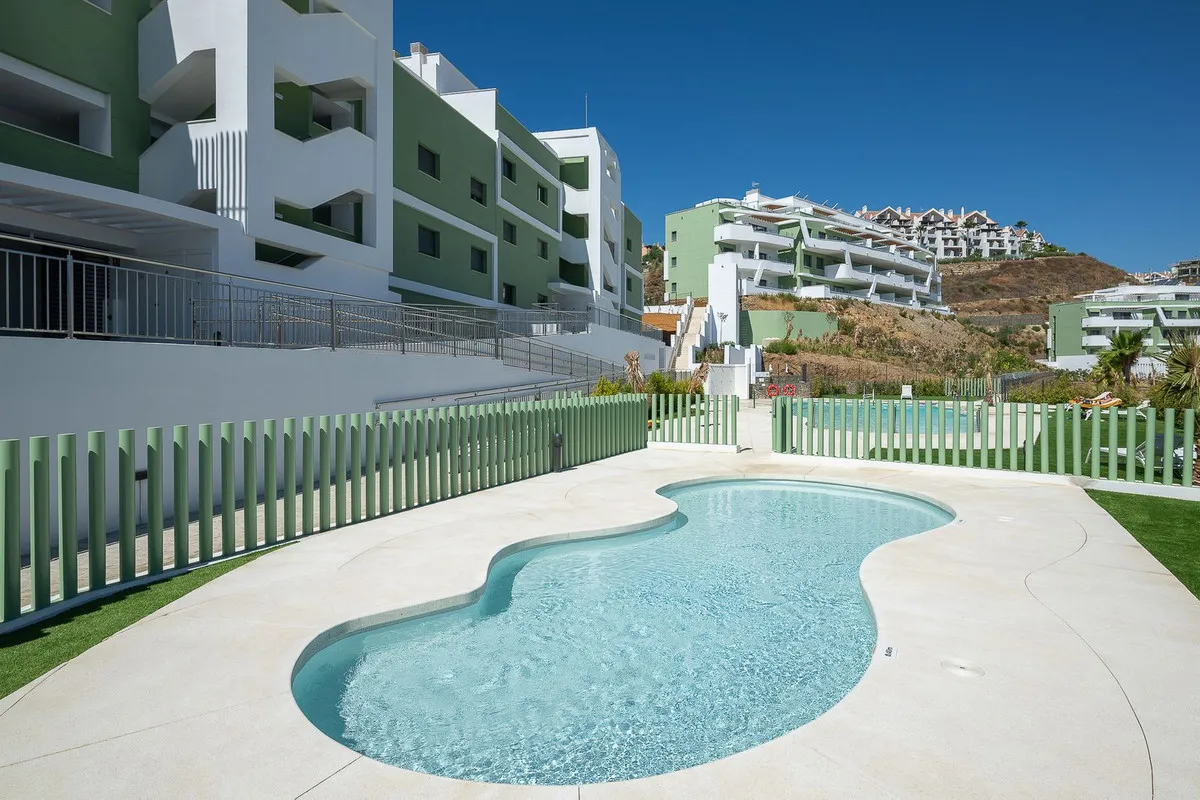 320445c8-09e2-482f-aa95-e8d060b20a37