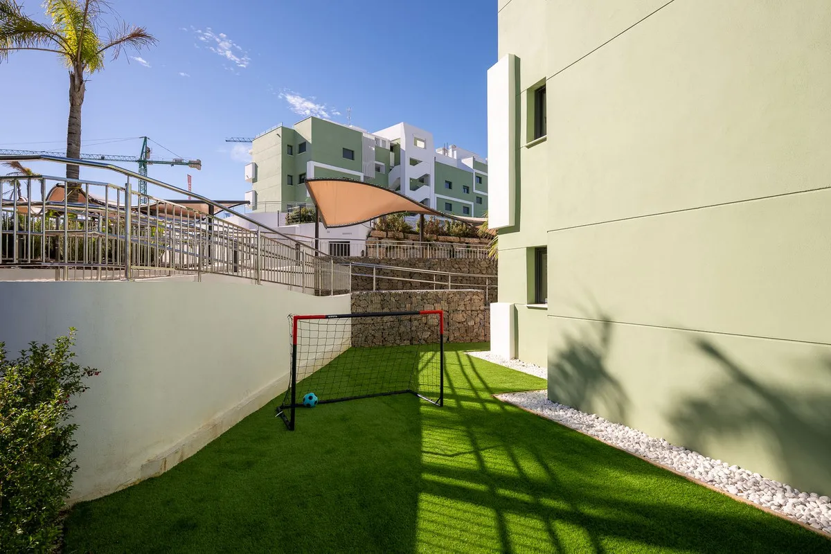 5ca29242-475e-46d8-8f65-9d27cf9bd85d