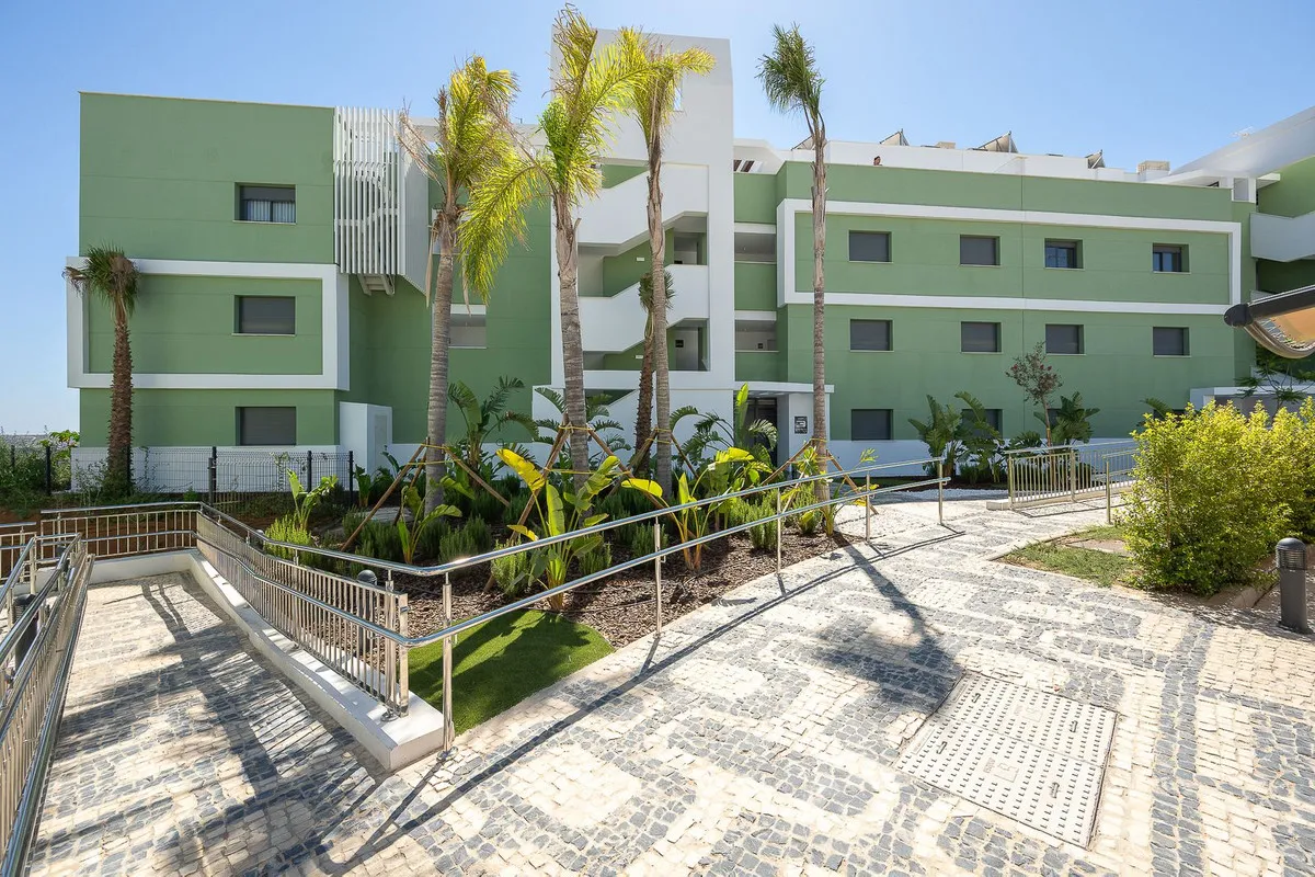 8ee707b5-2ec8-4bd3-958d-9c898989558c