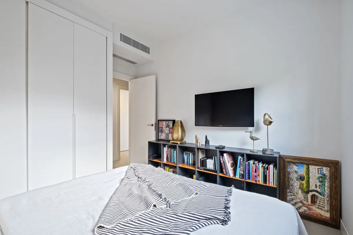 79c92972-504c-4fc6-b3fd-89a657990c2f