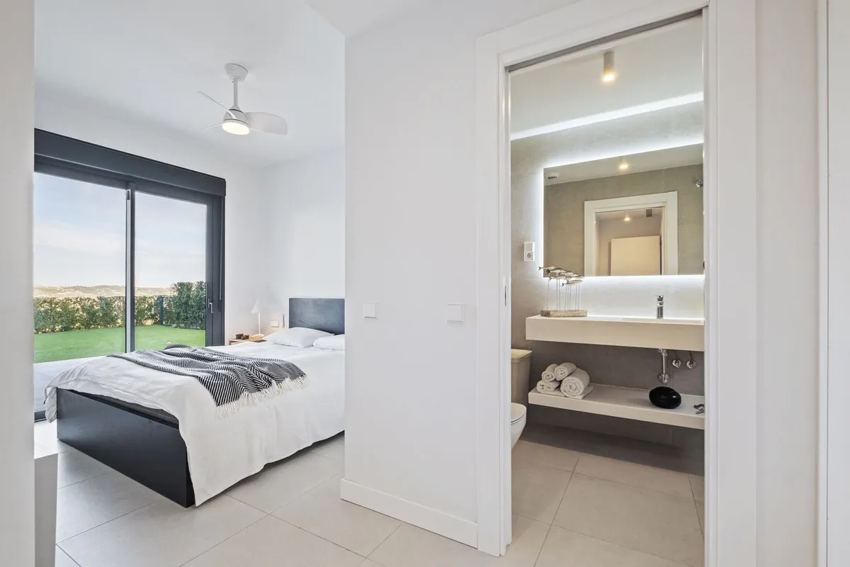 86c93fe0-4f8a-4842-a537-fb6c7f4ab776