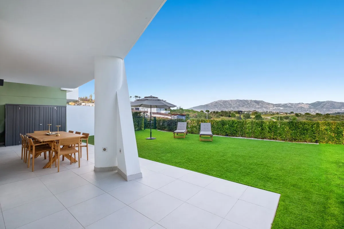 c8cb83ff-5930-4d3a-ba11-7175e892e3eb