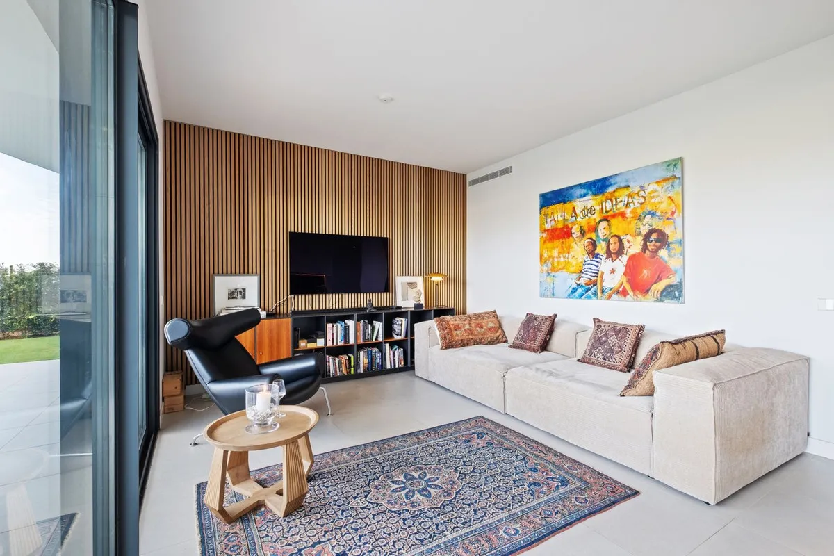 eb5eefa1-99db-4c93-84fa-fe91218cf1cb