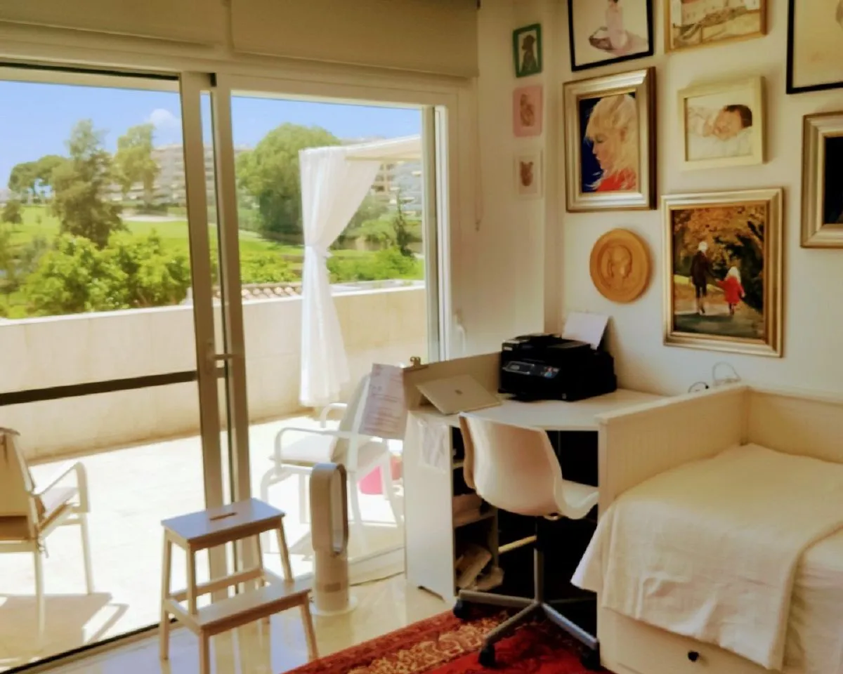 f953657d-a8ad-494b-9056-3f7d1a4622cf