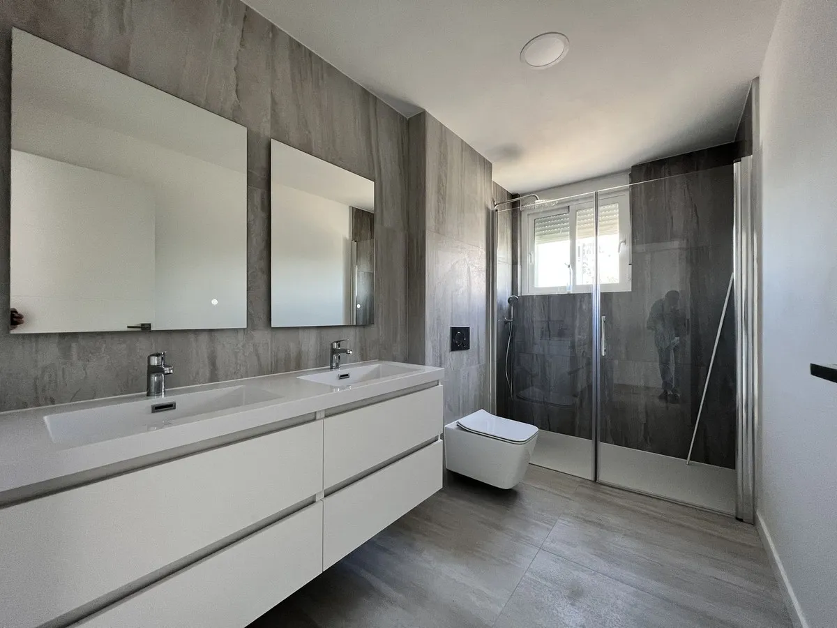 8de96497-ec71-460c-b2e5-274403efcaa9