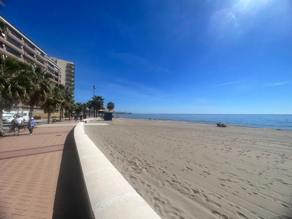 f500244b-d3f7-4da8-9c85-de1e227039c9