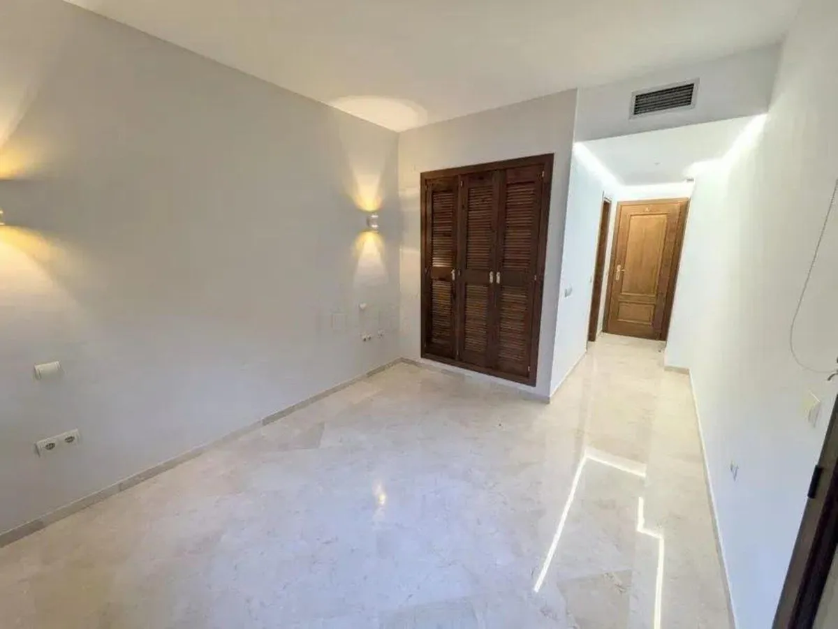 4c9c53e5-989c-45c0-87cd-72b923ab293b