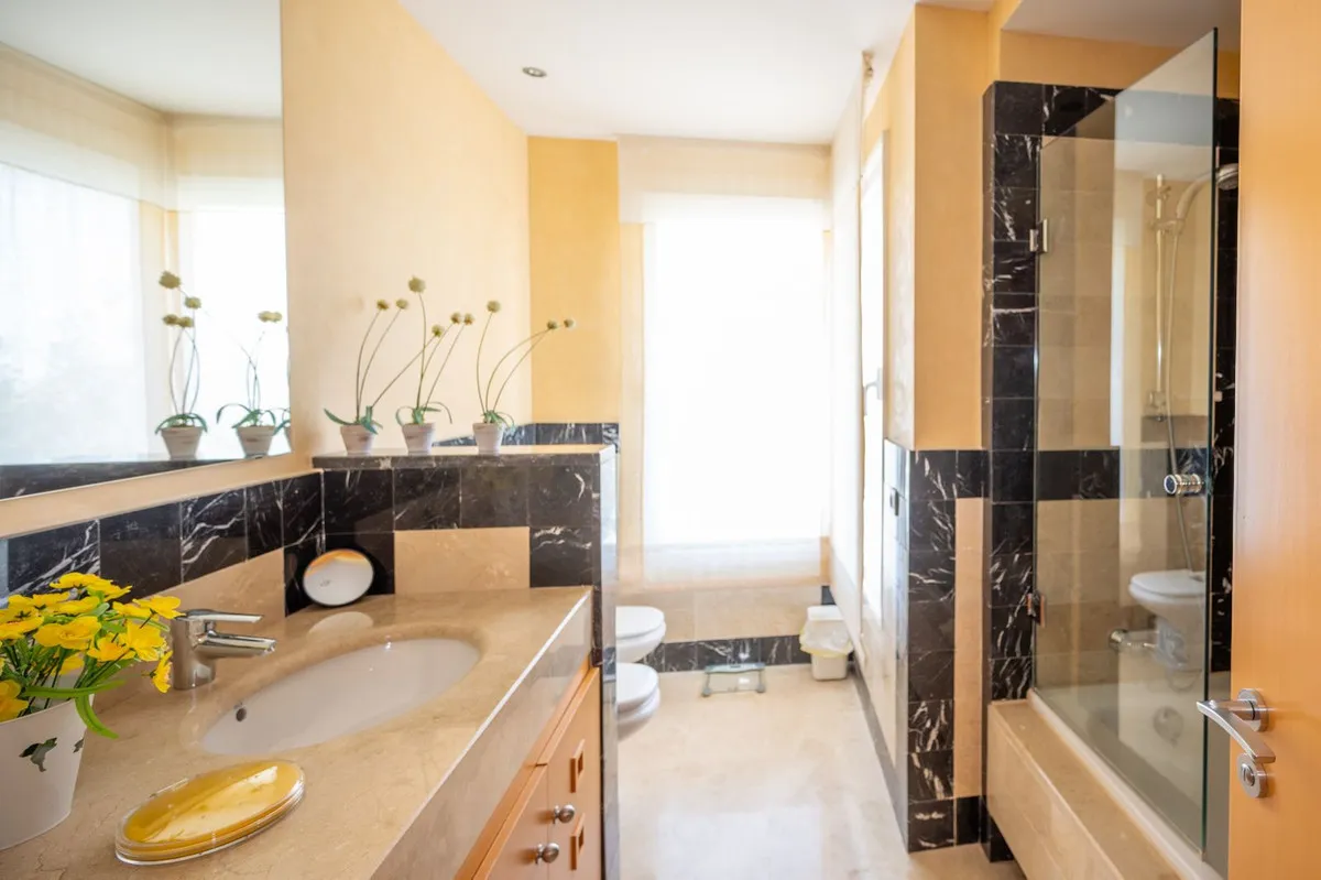 349255d5-11e7-48e7-9aea-f4712d85e6ba