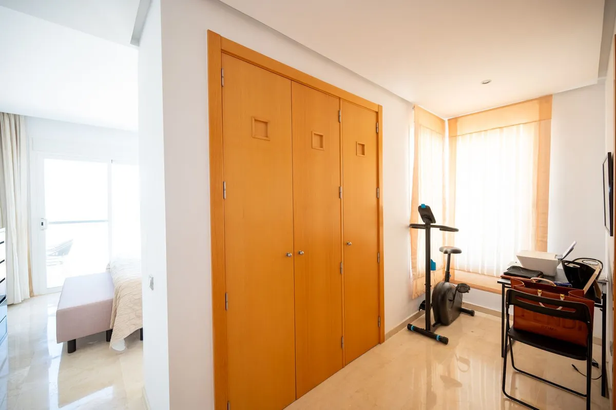 46b4e844-a4cf-4a05-8b2d-8f93a6f95757