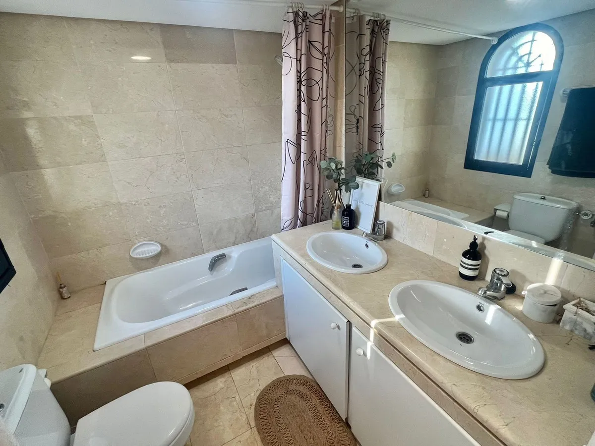 eb51b496-4010-428b-ae7d-4c580204b853