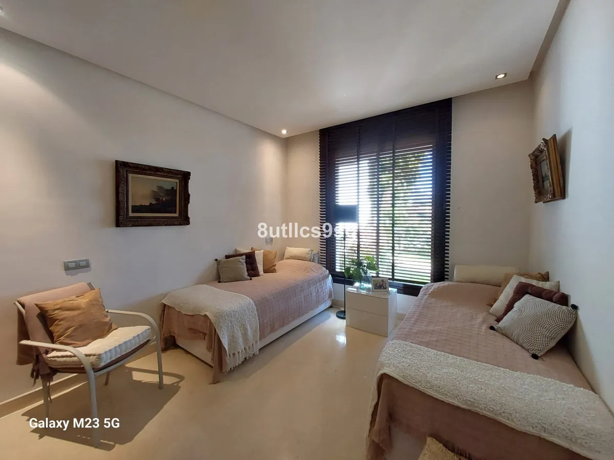 27122e01-c740-4a9a-af2b-27161bde40f3