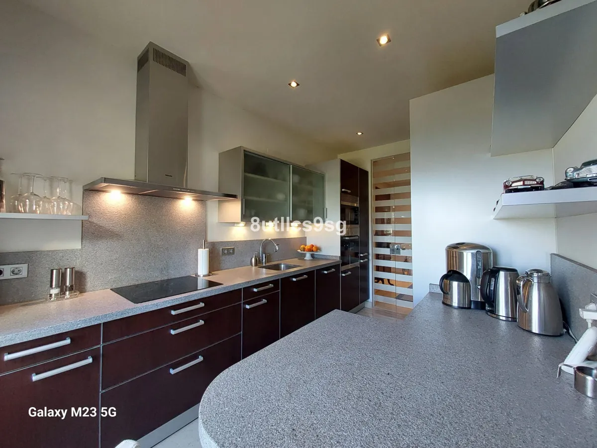 4a934904-fa5e-4216-85c7-f49f575366f8