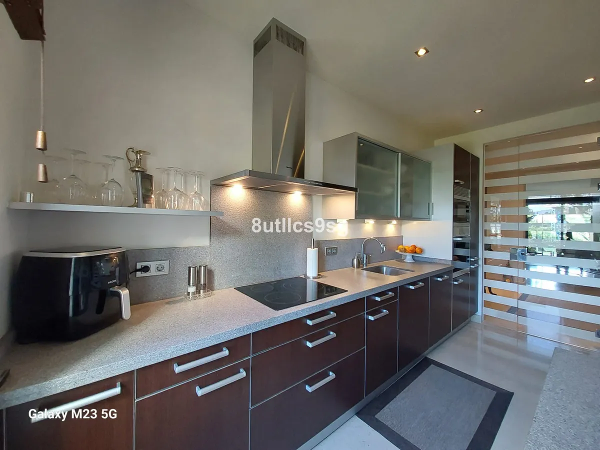 56843915-958d-4be5-a37a-896213cf260b