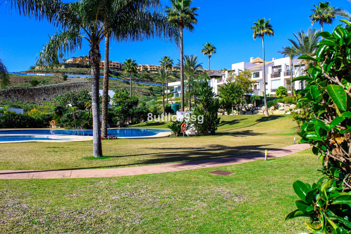 8ba80994-dc27-4700-b8a7-e83cfd8b267c