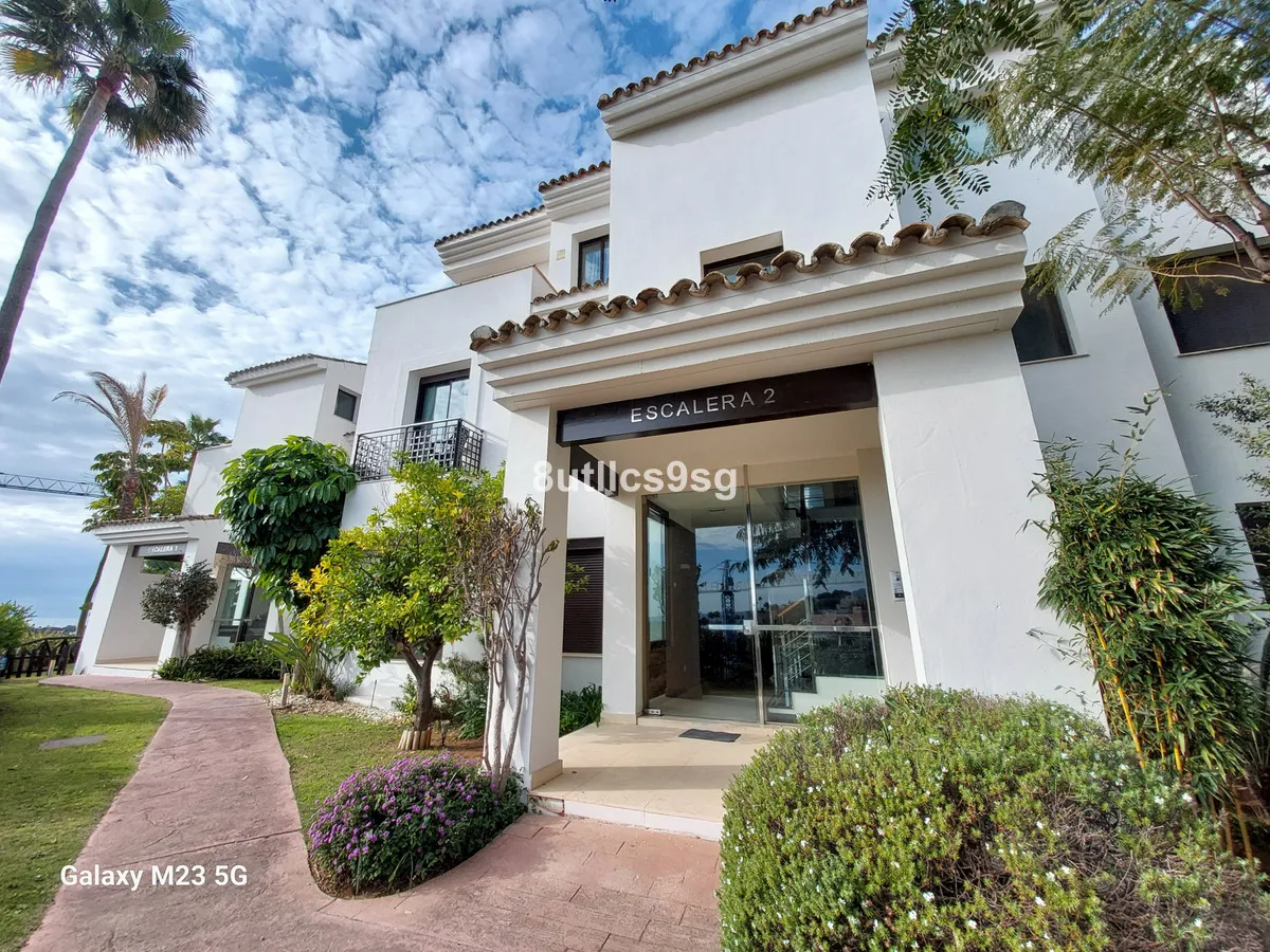 cf51f526-e901-4d57-90a3-b4ad3b9a3743