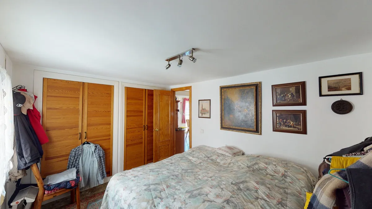 f4edb6a9-fadc-48f2-a185-9013fd8c6987