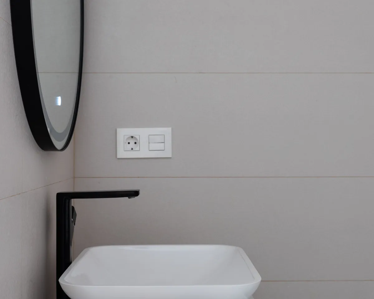 a57633f1-48f0-4001-a033-e48f371562a2