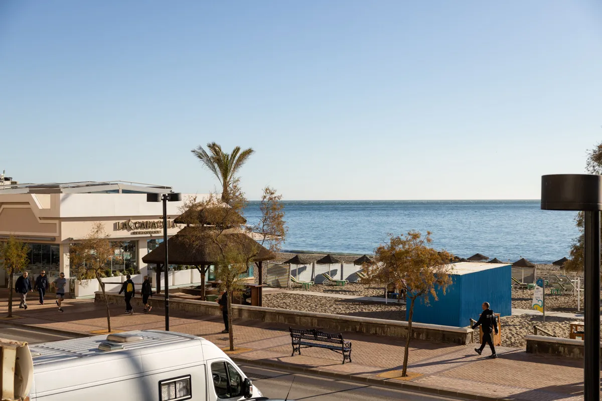 c1365fad-3e60-4008-9a69-8357bbdf8112