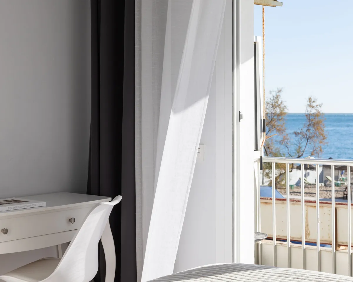 d9cfdeeb-5c73-4001-a36a-fb270cb44e95