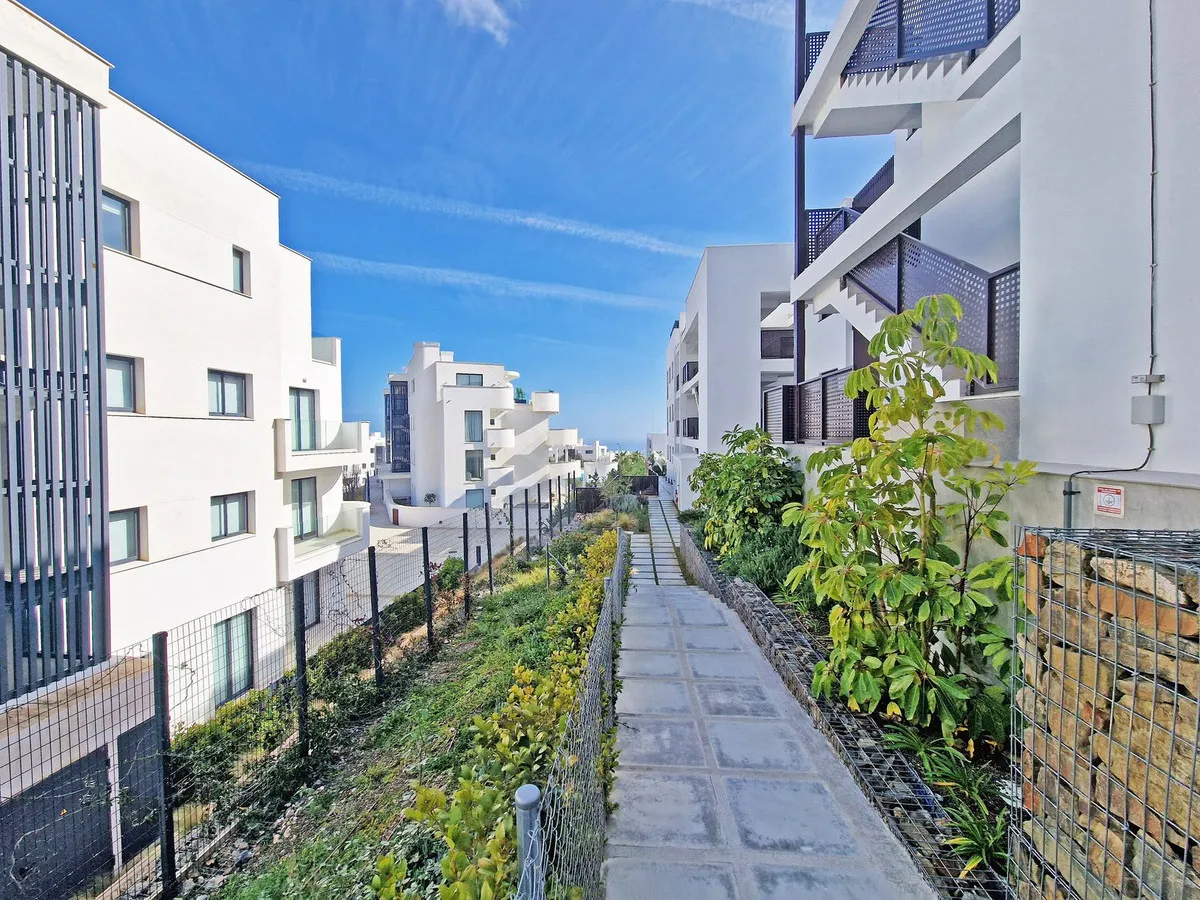 836ac594-92d2-4e5a-8726-987c4f2814f5