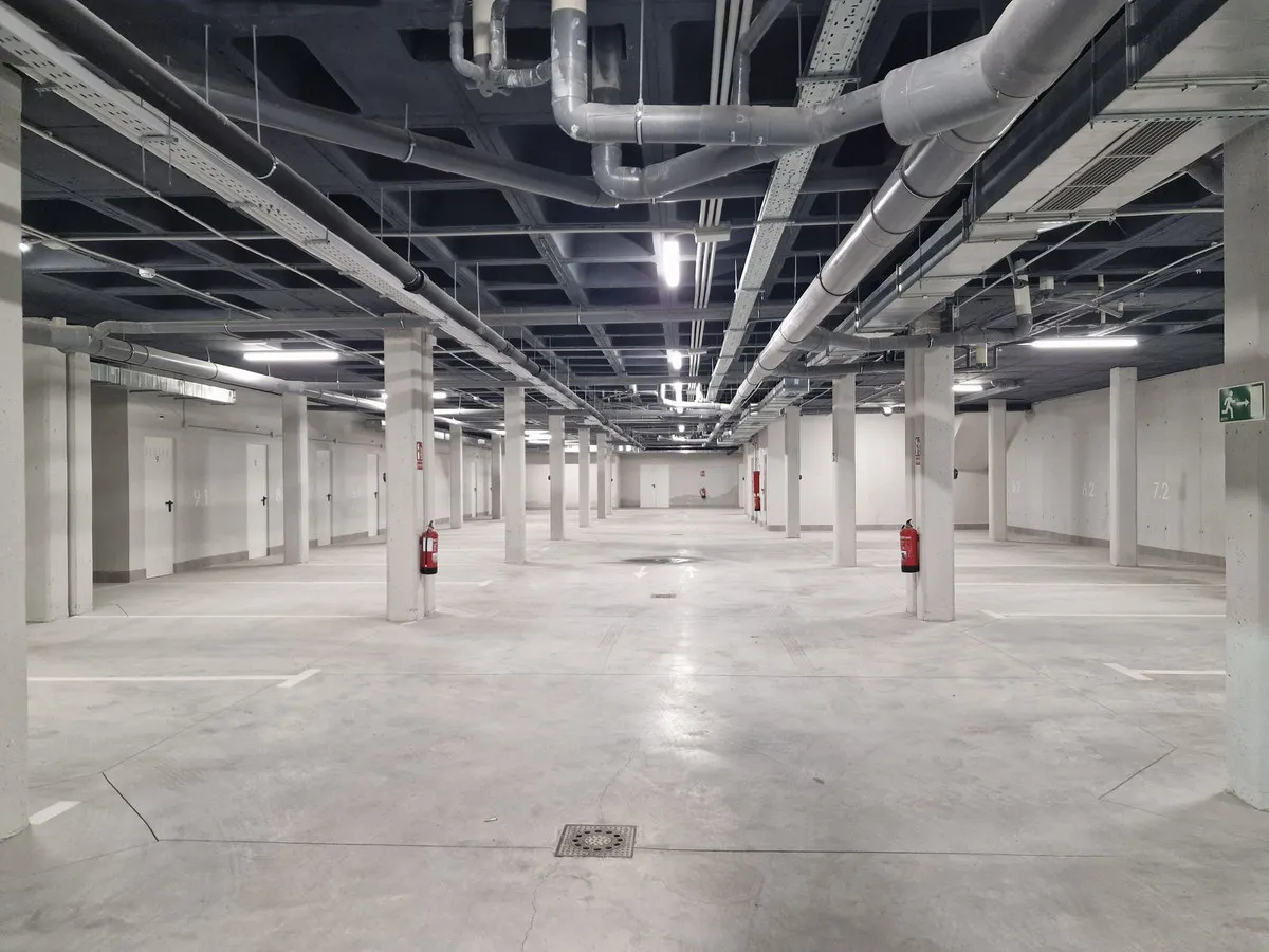 884f127e-083a-4496-8fd6-e6407f161095