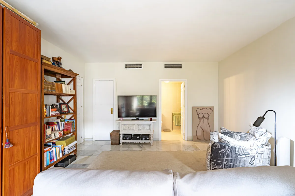 0842c383-2aef-43d6-bda2-ef8a7e71553b