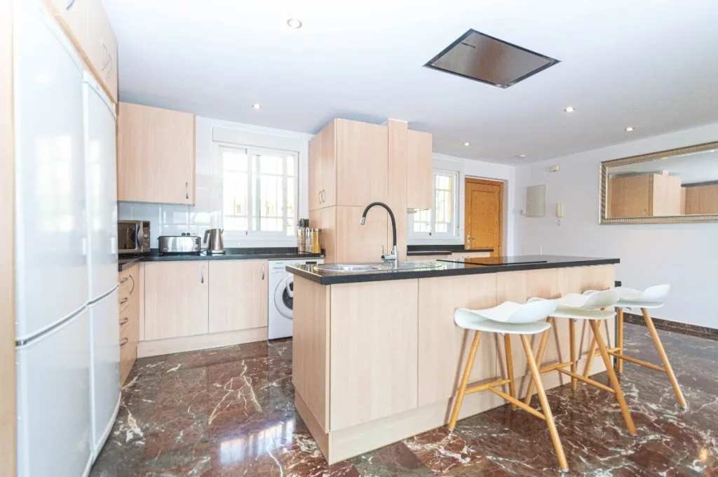 438c8575-9a44-41ea-adb6-3d97f7f71859