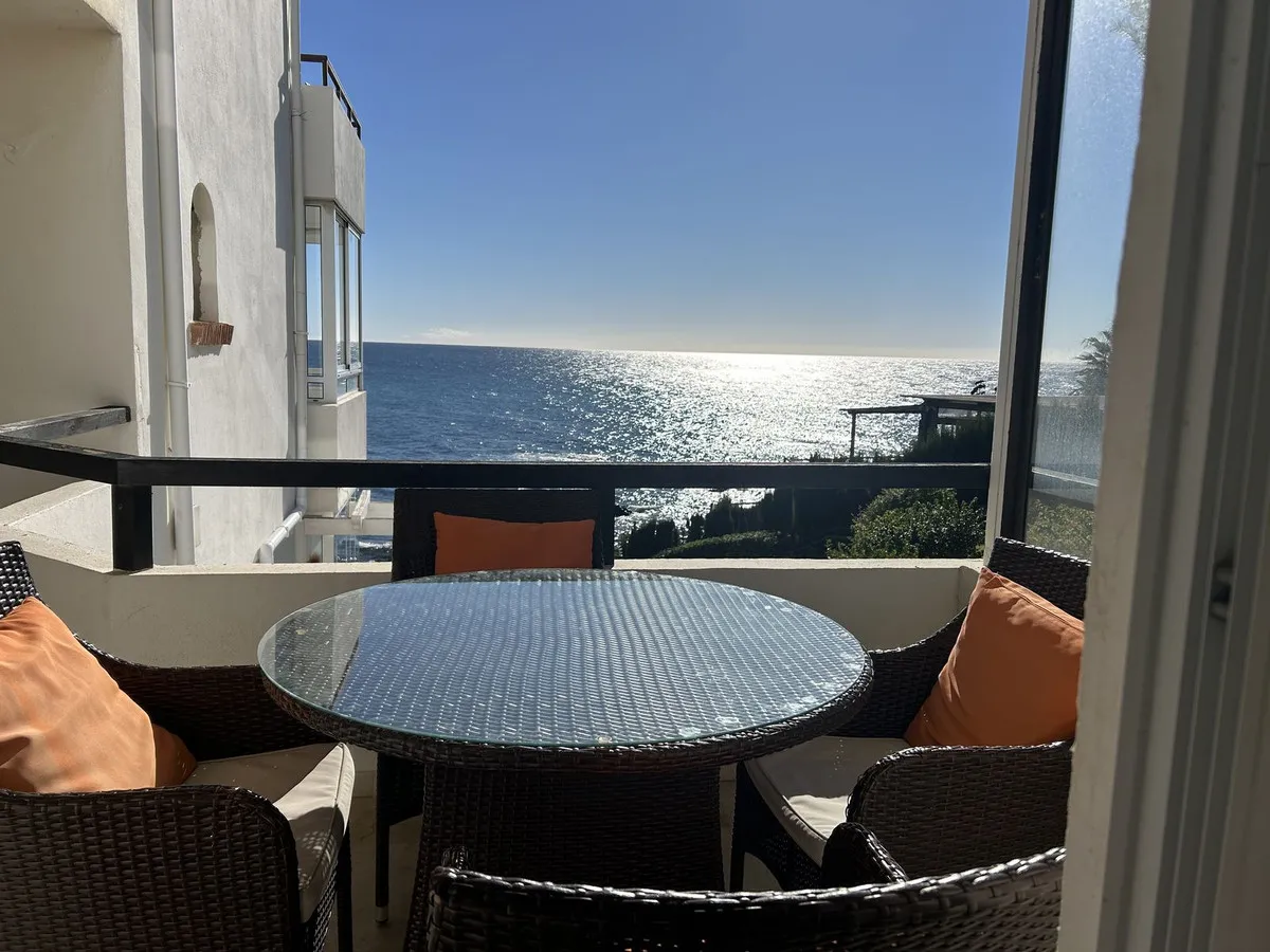 653ed6f1-1738-49aa-b343-d507ebe19205