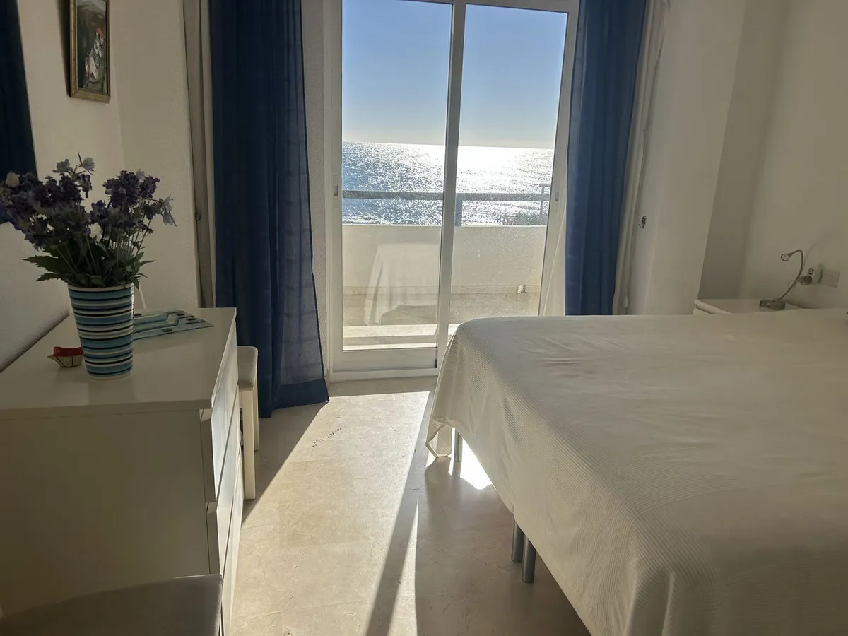 72f001e4-895f-457c-8682-7b02e5a4c8b0